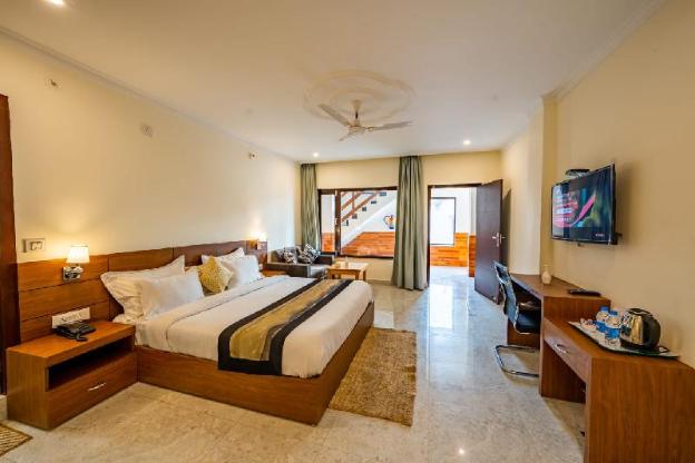 the himalayan monk hotel