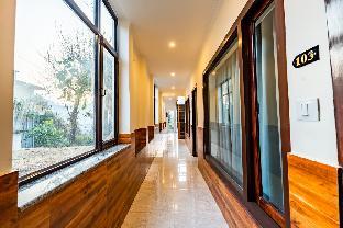 the himalayan monk hotel