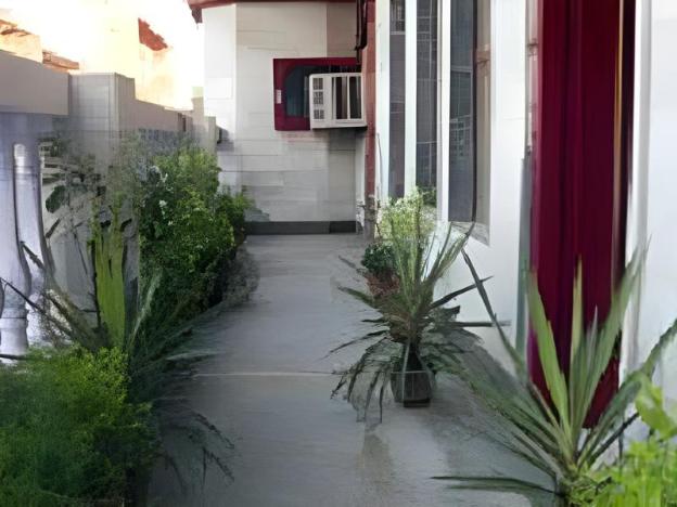 hotel raj bed and breakfast