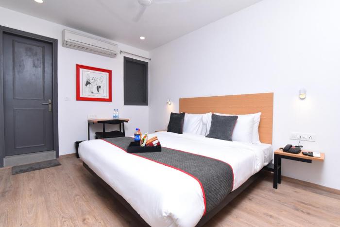 townhouse rudra inn near chhatarpur metro station