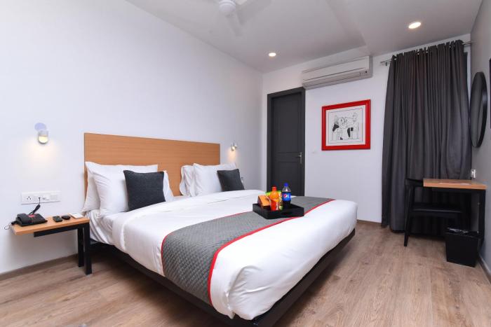 townhouse rudra inn near chhatarpur metro station
