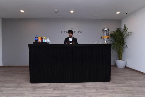 Townhouse Rudra Inn Near Chhatarpur Metro Station,New Delhi>>Delhi,4 star
