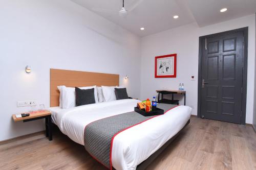townhouse rudra inn near chhatarpur metro station