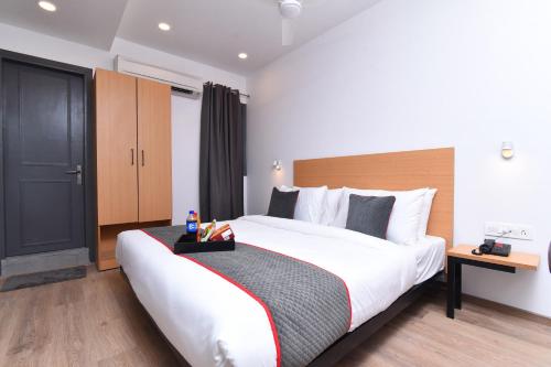 townhouse rudra inn near chhatarpur metro station