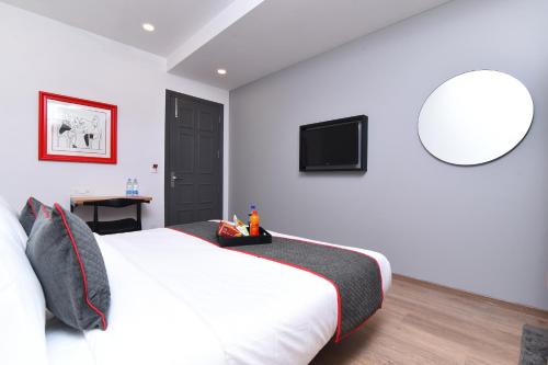 townhouse rudra inn near chhatarpur metro station