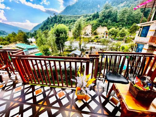 hotel beas river retreat