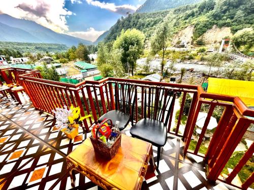 hotel beas river retreat