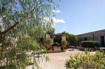 Masseria Tenuta Specolizzi,Brindisi>>Bari,4 star