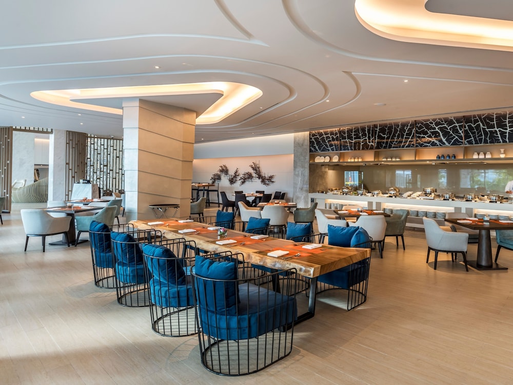 novotel phuket city phokeethra hotel