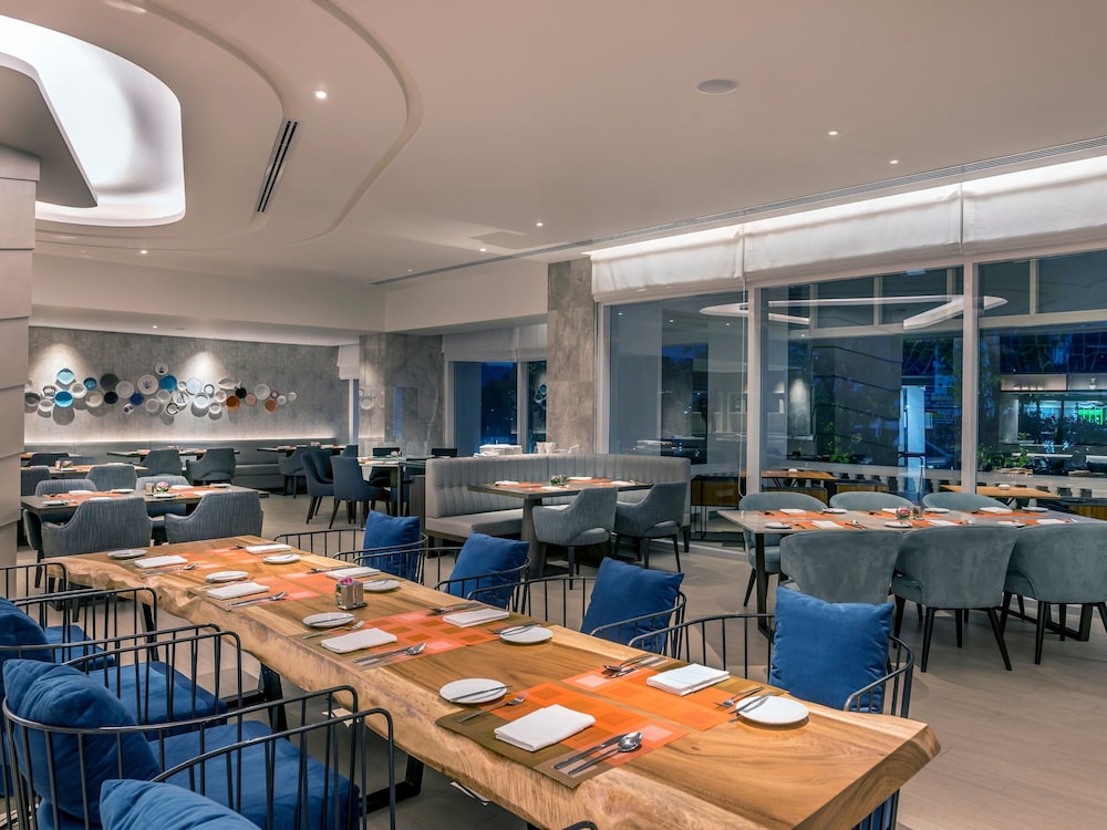 novotel phuket city phokeethra hotel