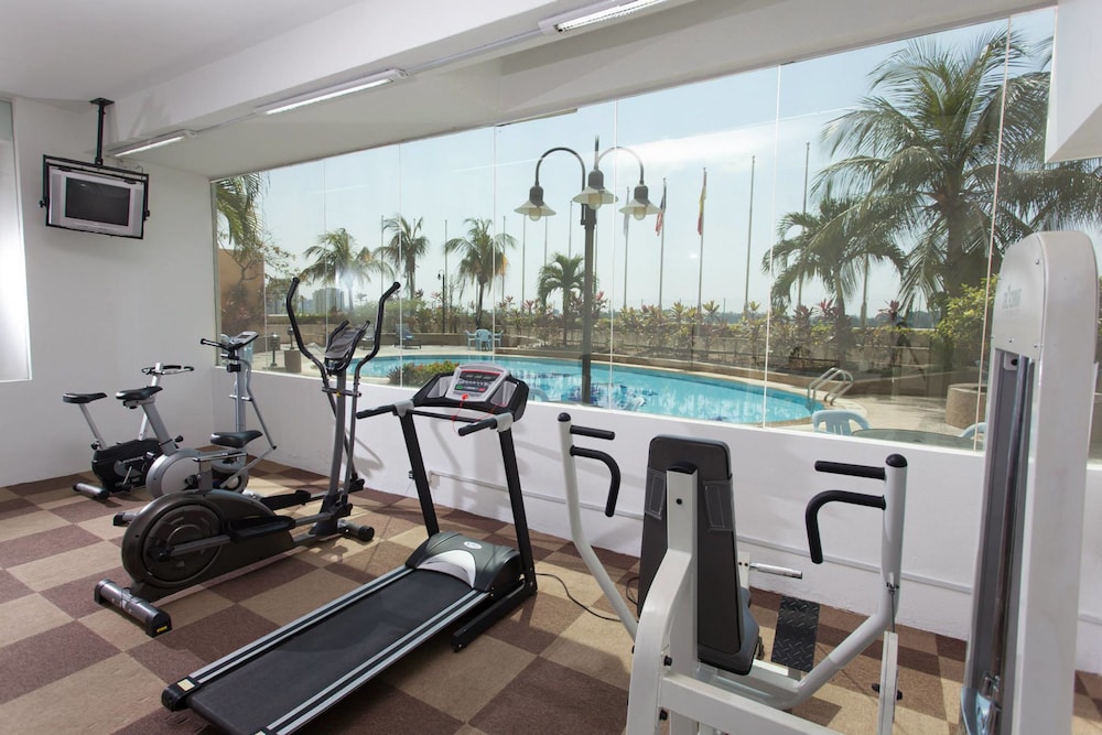 summit hotel subang usj