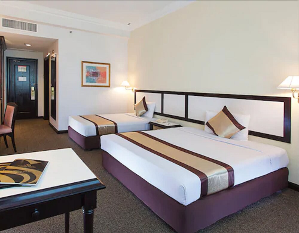 summit hotel subang usj