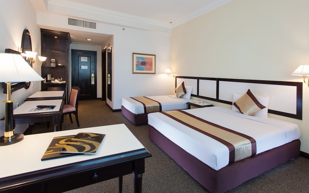 summit hotel subang usj