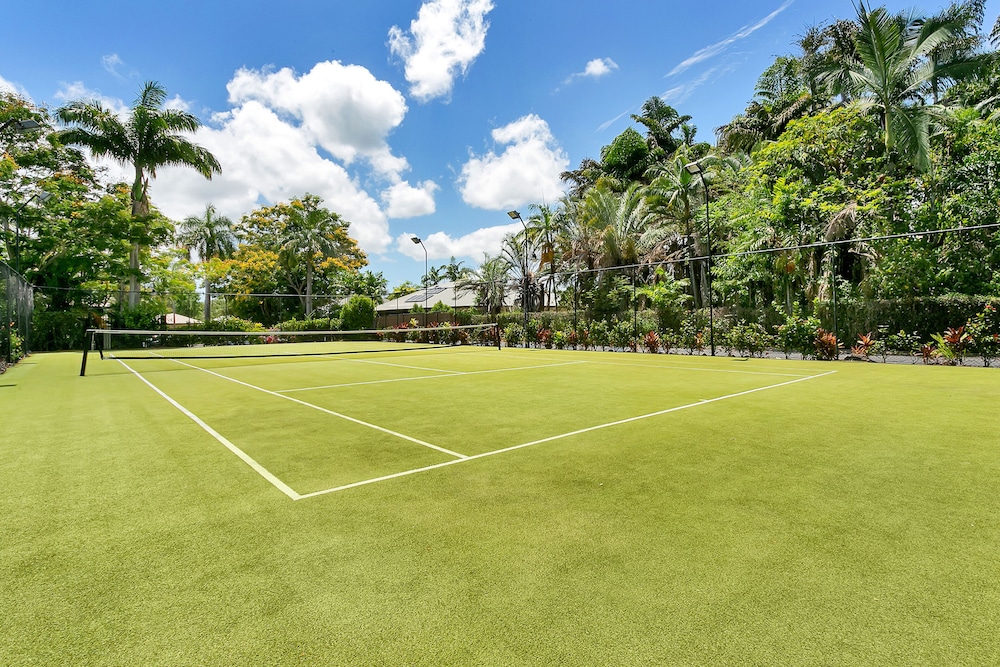 trinity links resort