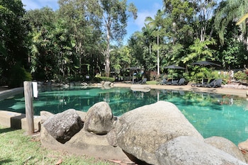 trinity links resort