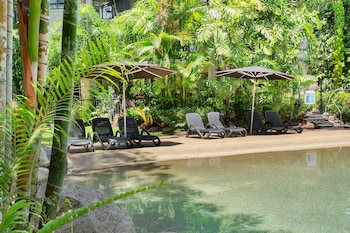trinity links resort