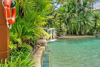 trinity links resort