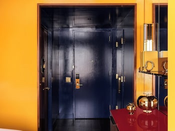 the manner the unbound collection by hyatt
