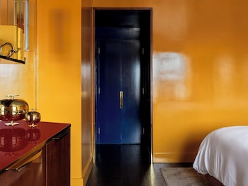 the manner the unbound collection by hyatt