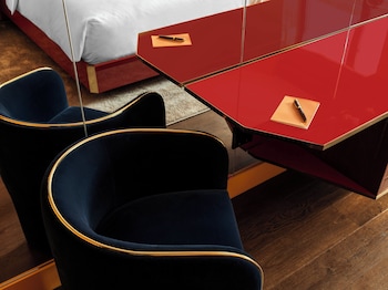the manner the unbound collection by hyatt