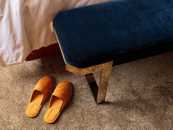 the manner the unbound collection by hyatt