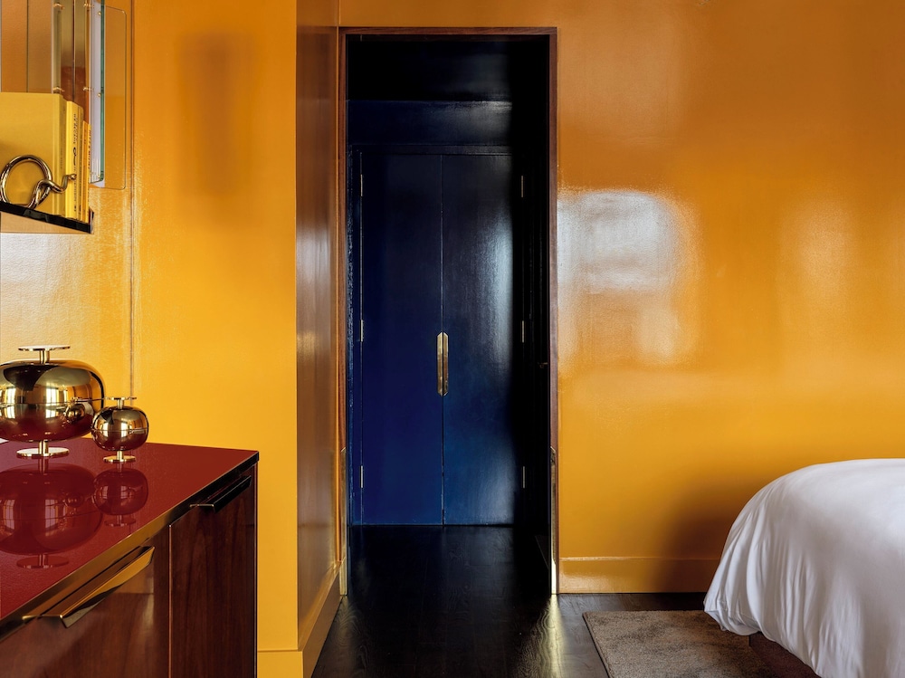 the manner the unbound collection by hyatt