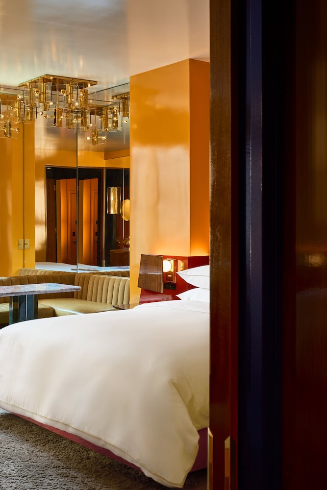 the manner the unbound collection by hyatt