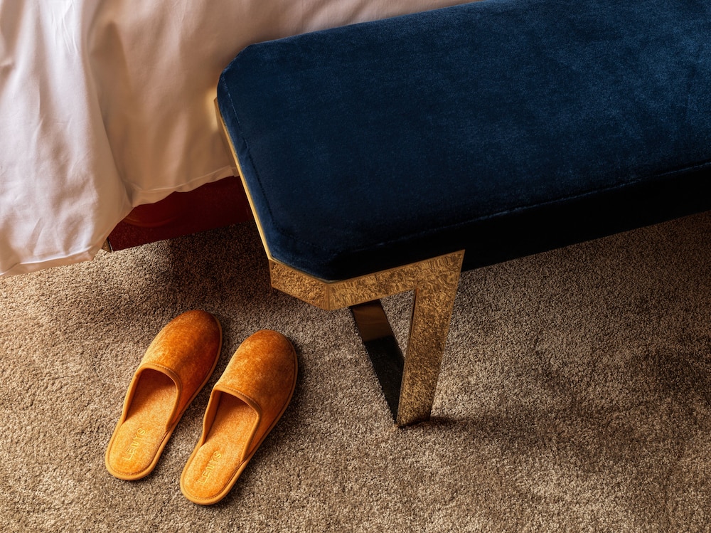 the manner the unbound collection by hyatt