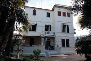 hotel villa pina