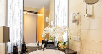 plaza premium koln