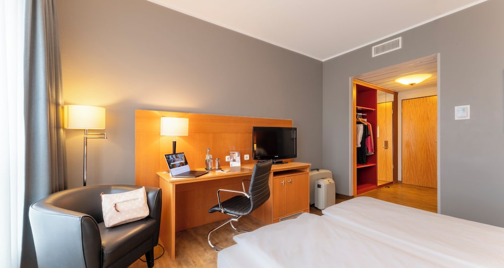 plaza premium koln