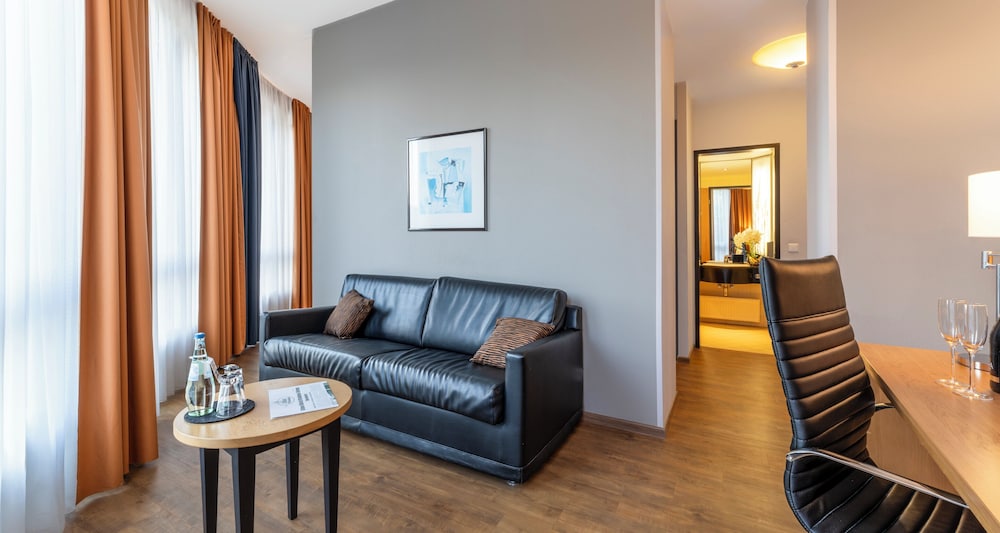 plaza premium koln