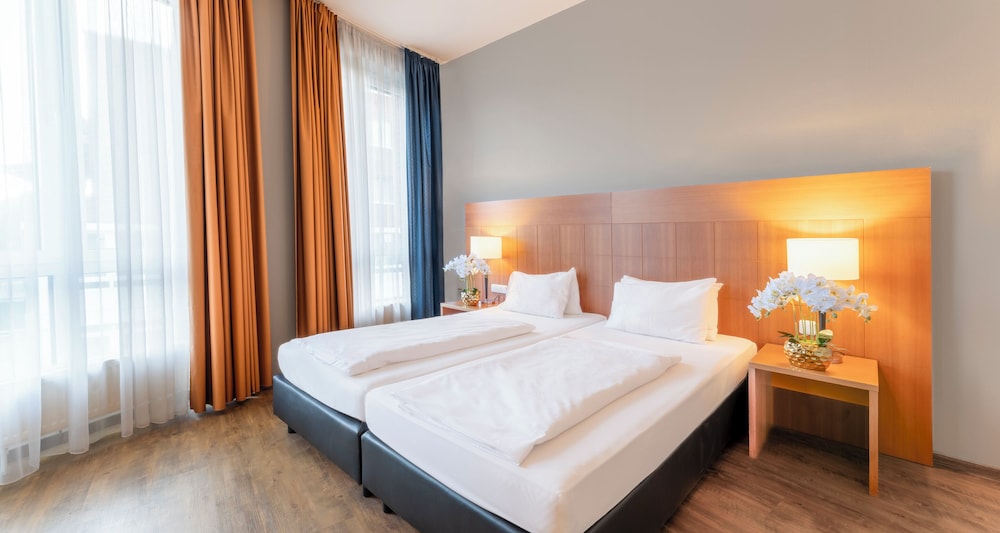 plaza premium koln