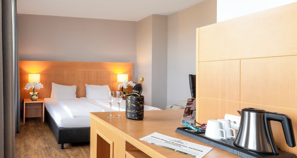 plaza premium koln