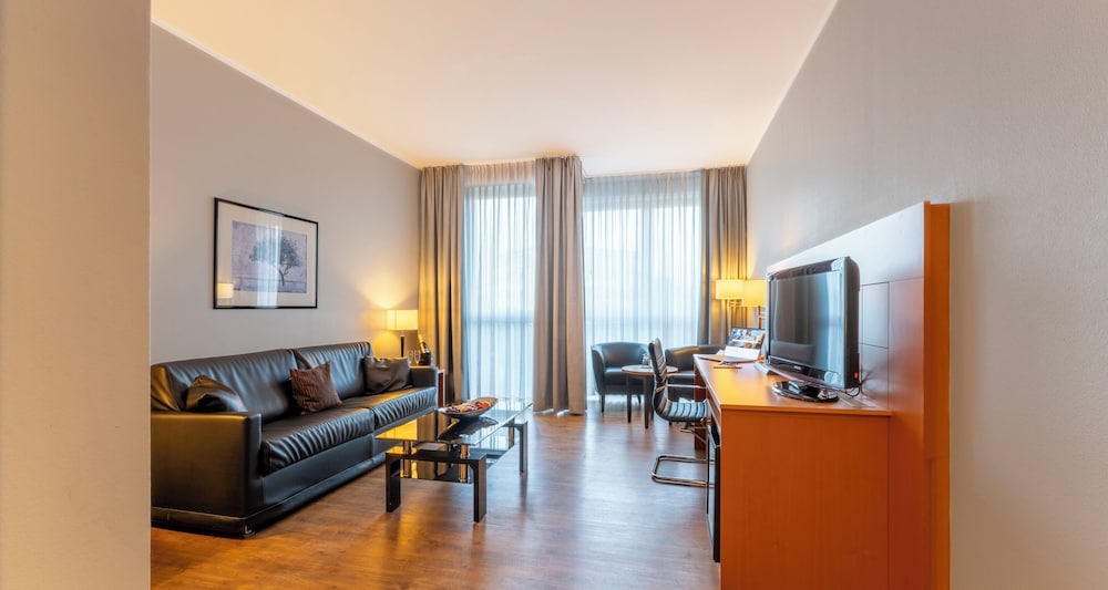 plaza premium koln