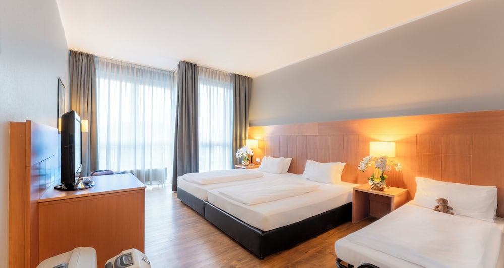 plaza premium koln