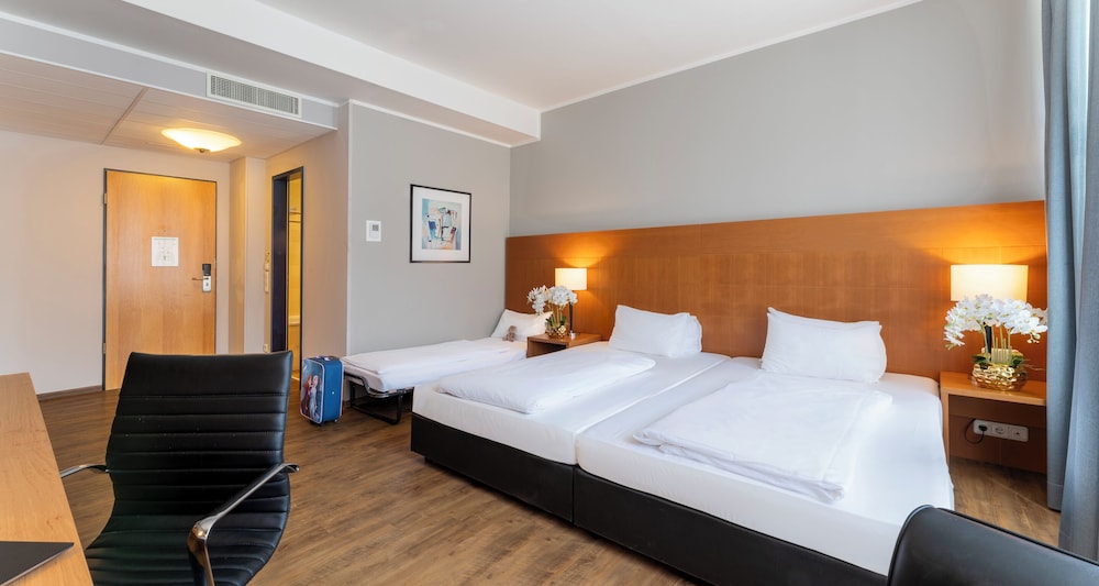 plaza premium koln