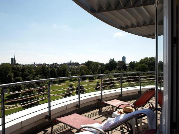 plaza premium koln