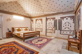 royal empire camp and resort jaisalmer