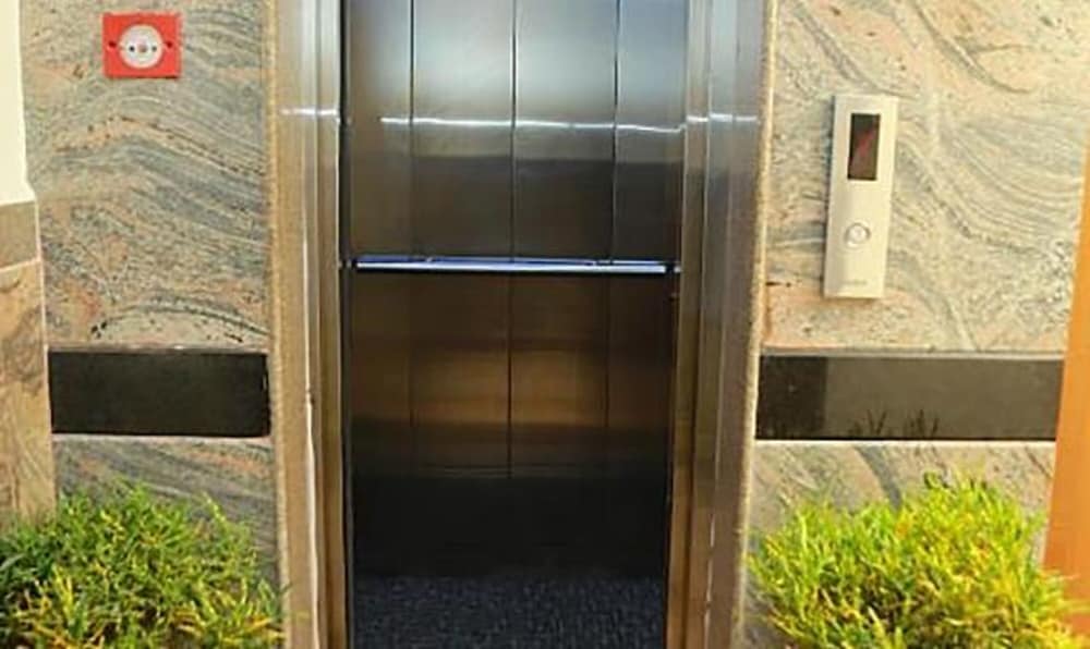 mann pasand inn feel the luxury