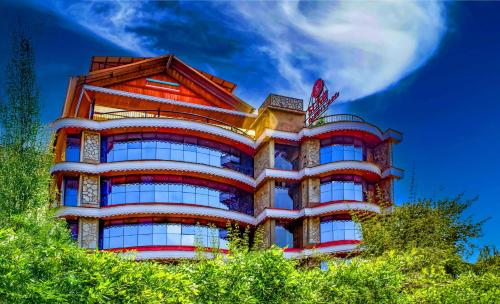 queens yard darjeeling