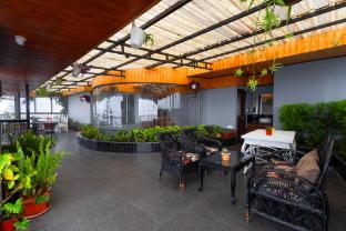 queens yard darjeeling