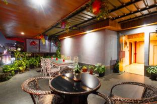 queens yard darjeeling