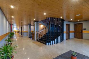 queens yard darjeeling