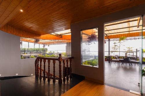 queens yard darjeeling