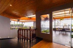 queens yard darjeeling