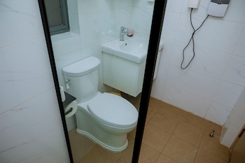 elizabeth golf apartment