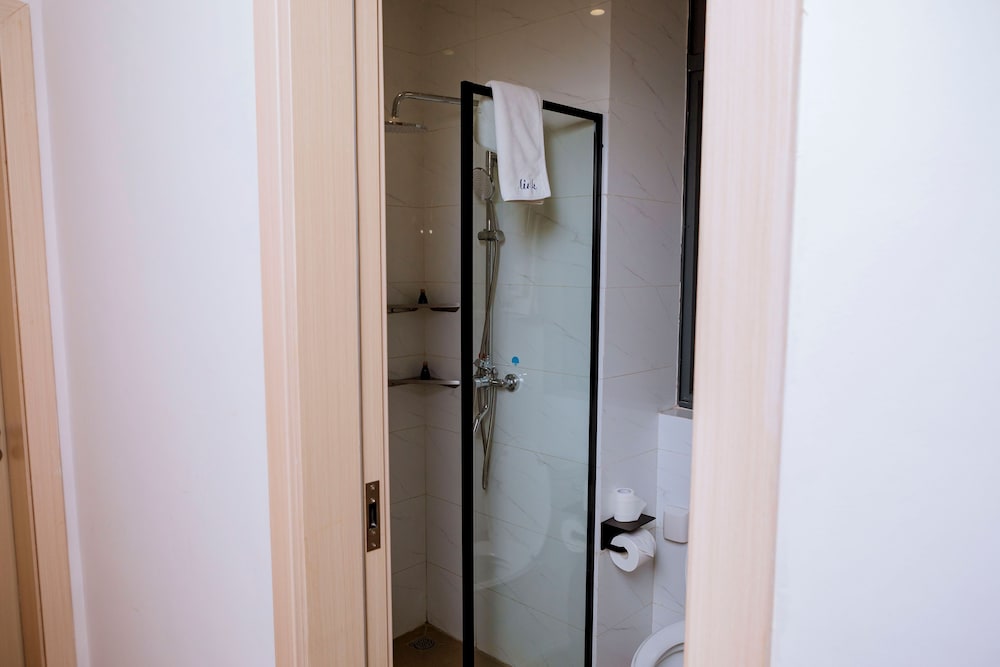 elizabeth golf apartment