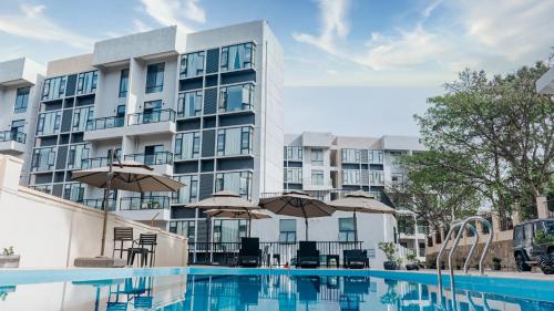 elizabeth golf apartment