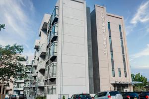 elizabeth golf apartment